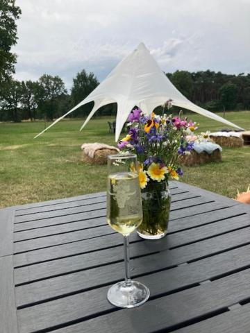 Natuur-Like Glamping In Bosland NeerNeerpelt Esterno foto